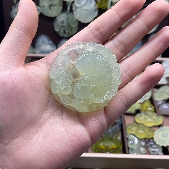 未镶嵌岫玉吊坠(赠链)