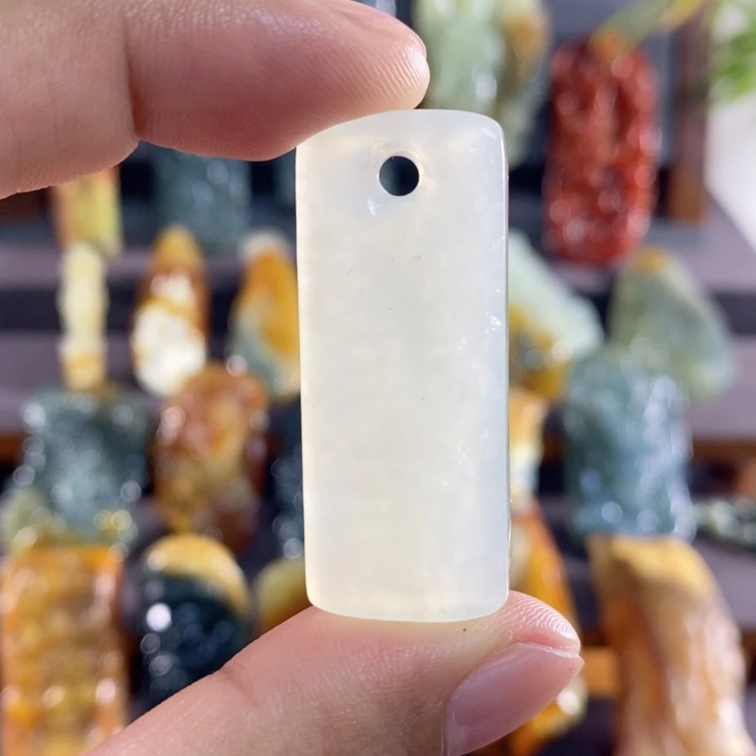 岫玉未镶嵌花玉挂件