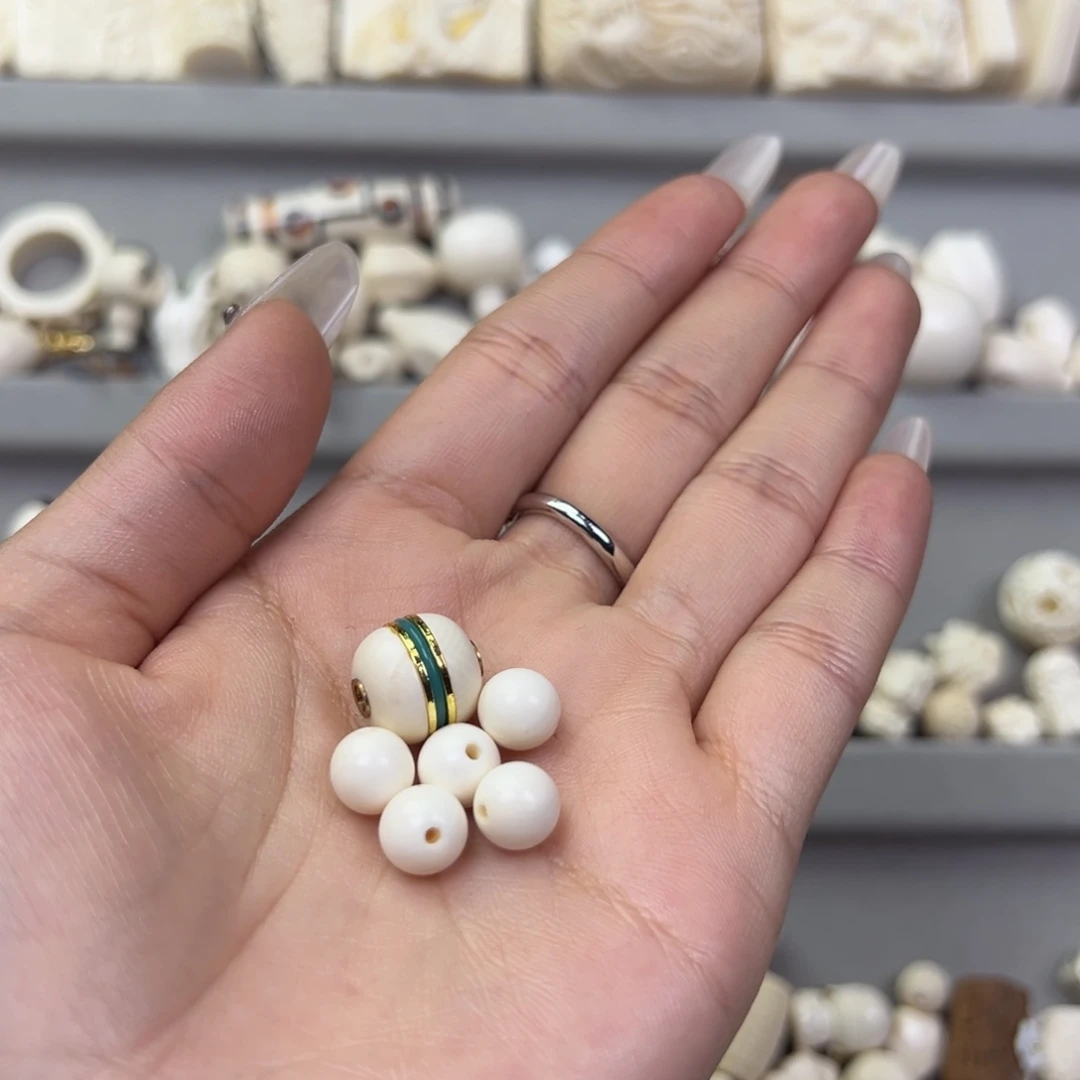 汉***乐吊坠猛犸象牙12mm金腰带加8mm圆珠5颗