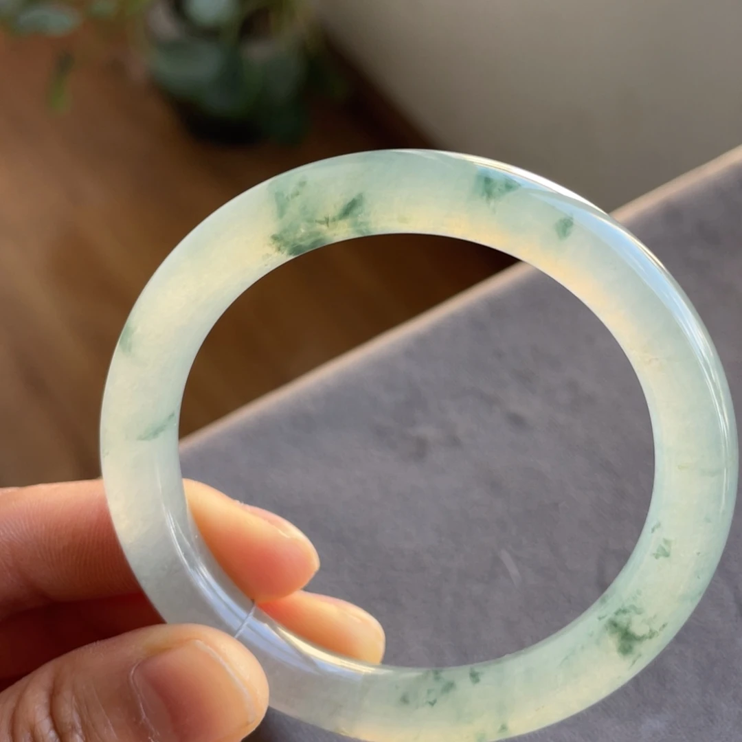 翡翠未镶嵌手镯冰飘花