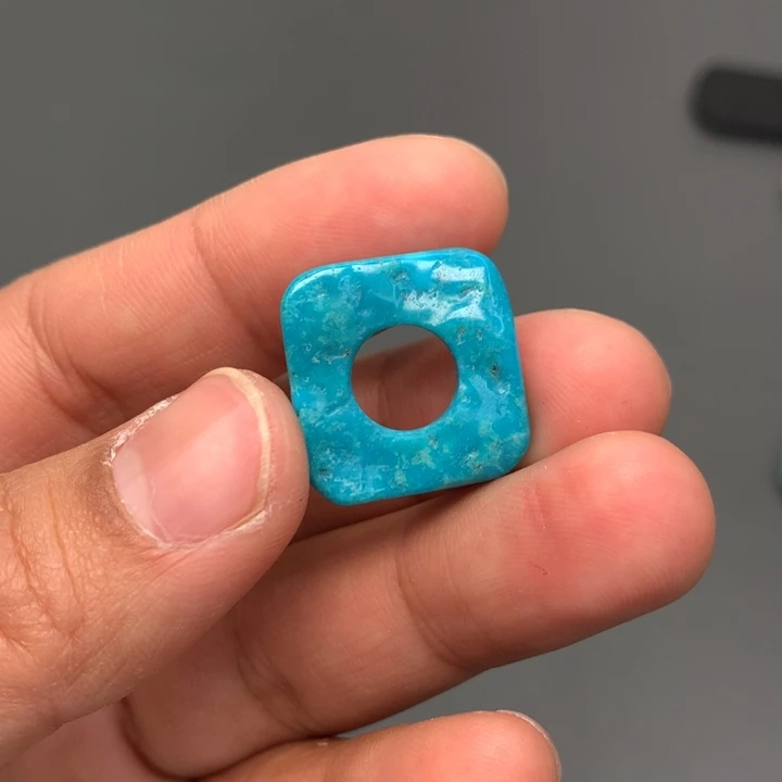 绿松石颈饰未镶嵌