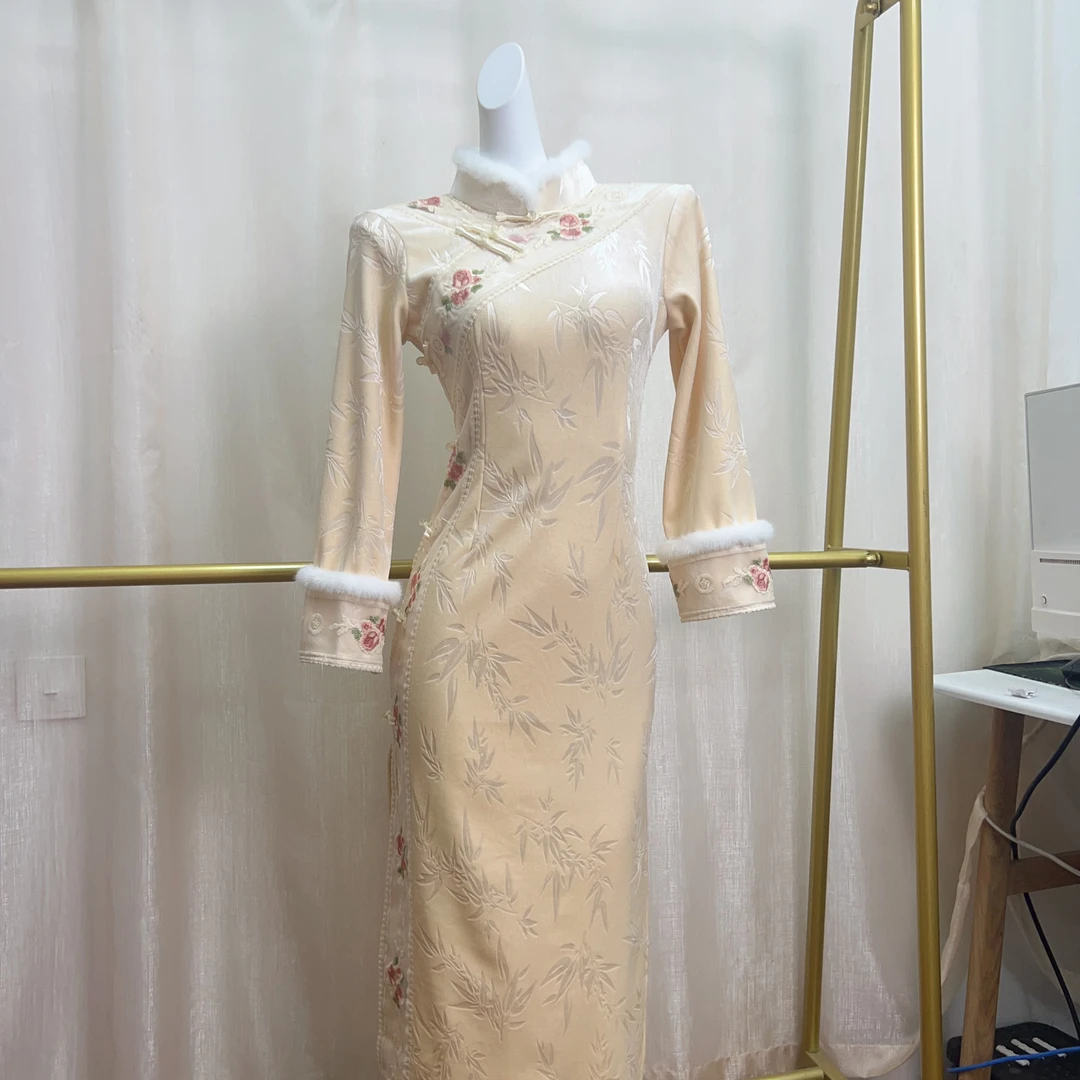 V-3323 小白竹 韩绒压花 加绒 冬新中式年轻款改良旗袍120cm长款