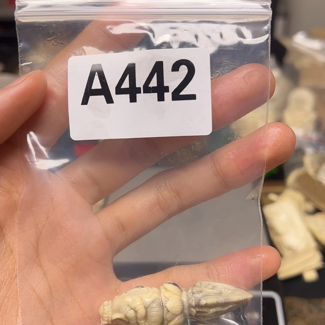 天然猛犸牙雕刻品