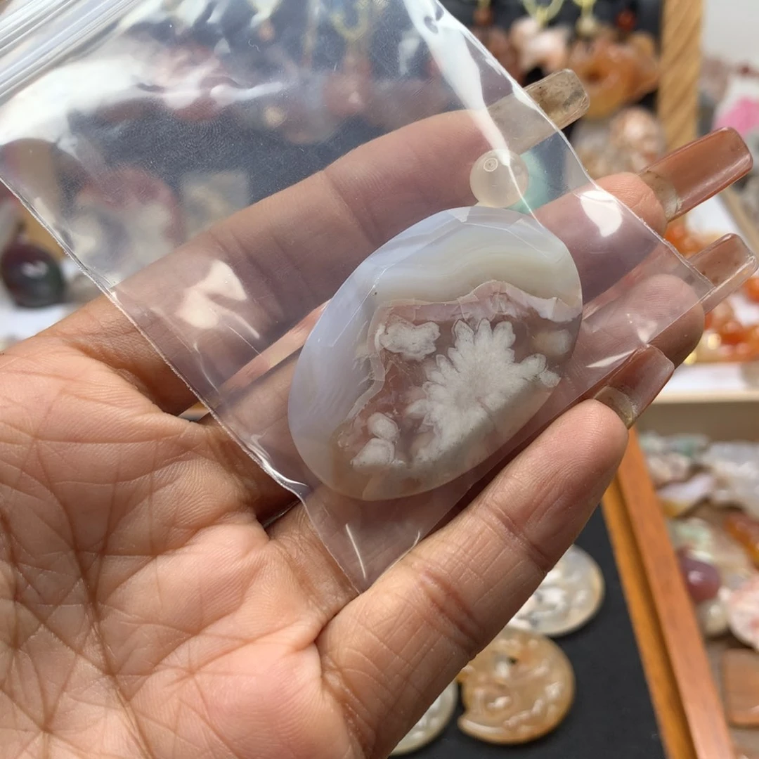 查罗石合金颈饰用****3