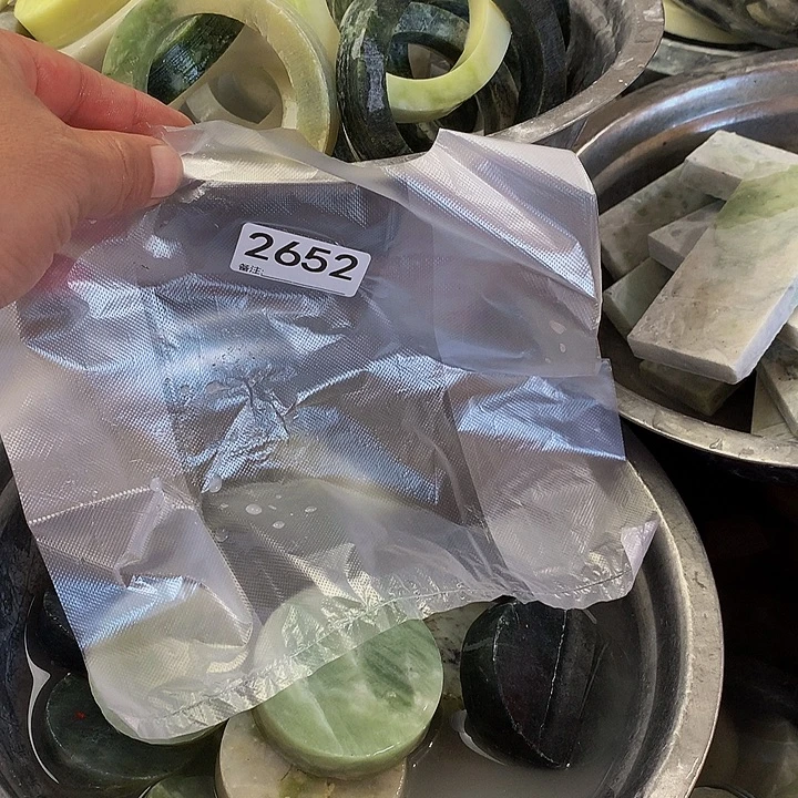 弘***育未镶嵌蛇纹石玉手镯