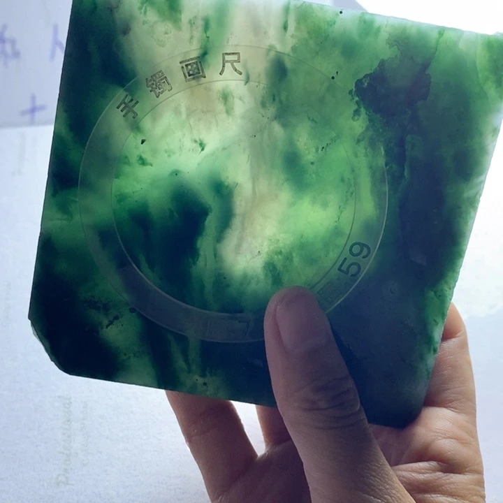 雨***虹定制石英质玉（非洲翠）