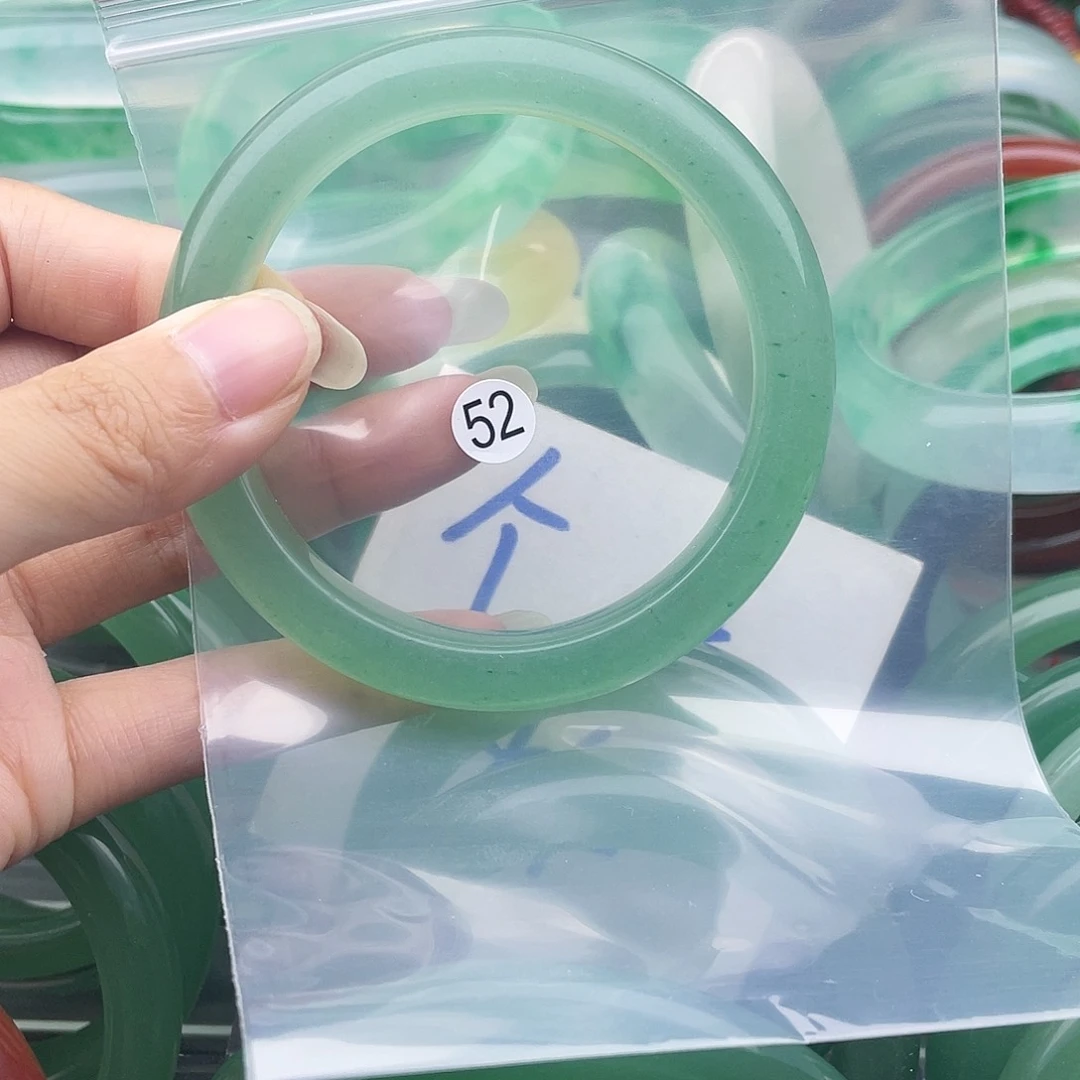 【闪购商品】石英岩玉手镯未镶嵌60