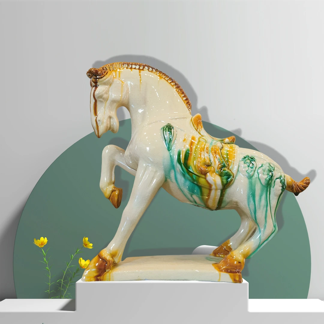唐三彩贵族战马白色陶瓷摆件工艺礼品客厅装饰品办公室博古架摆设