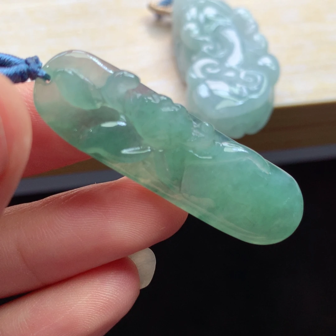 翡翠未镶嵌颈饰吊坠