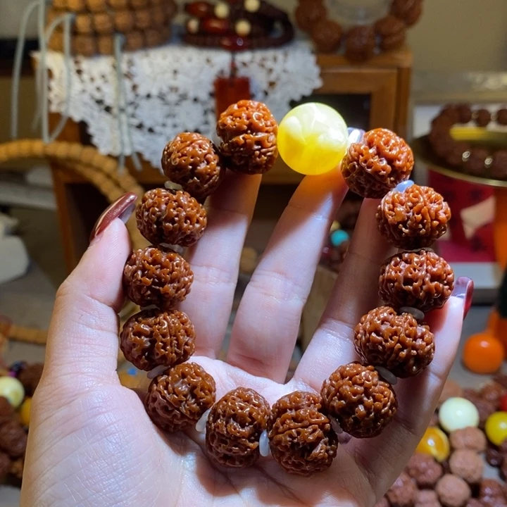 金刚菩提手串185玉华白隔片黄珠