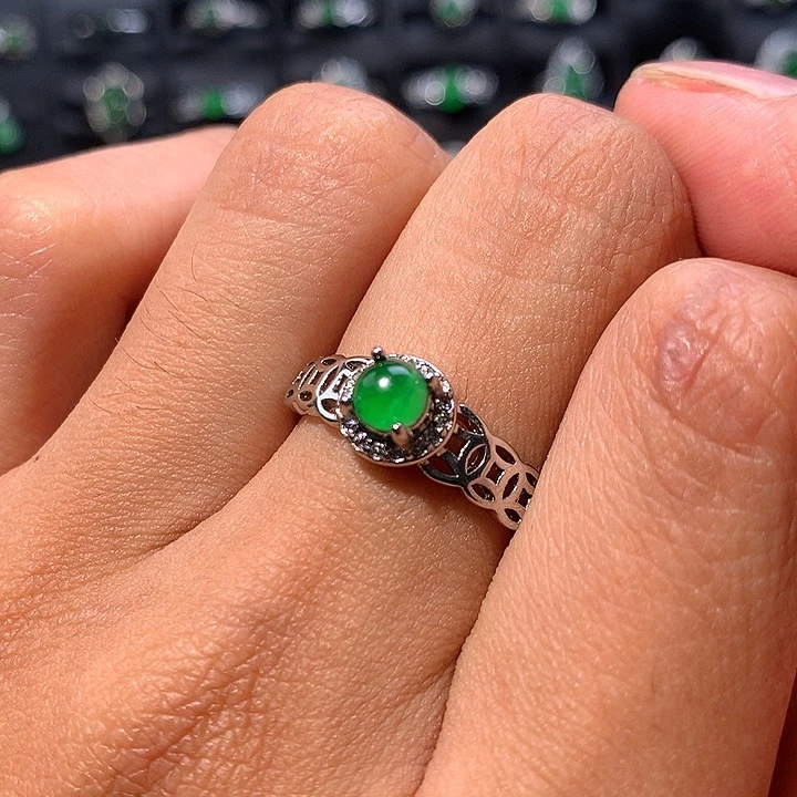 翡翠未镶嵌戒指戒指