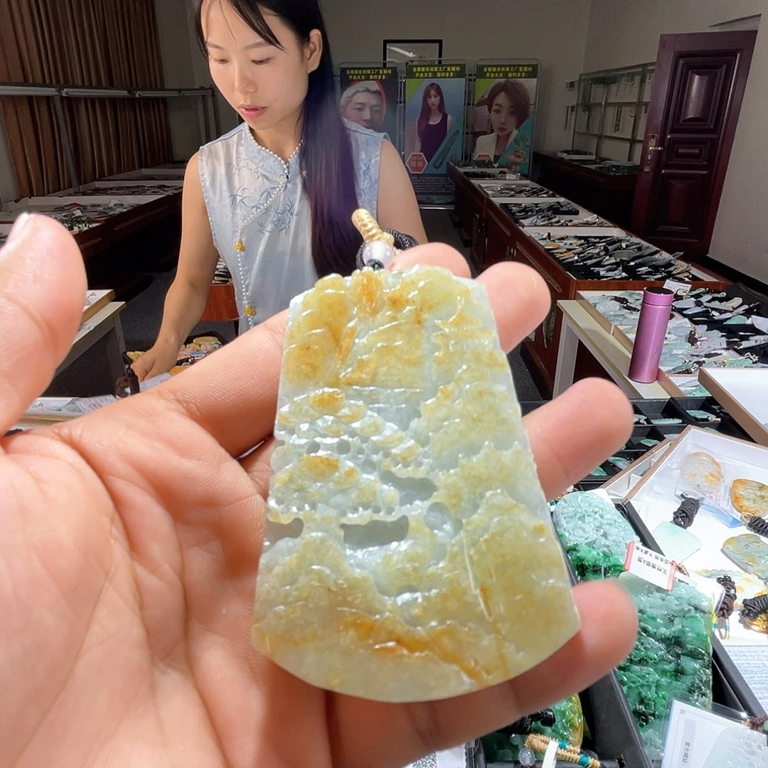 翡翠未镶嵌颈饰一