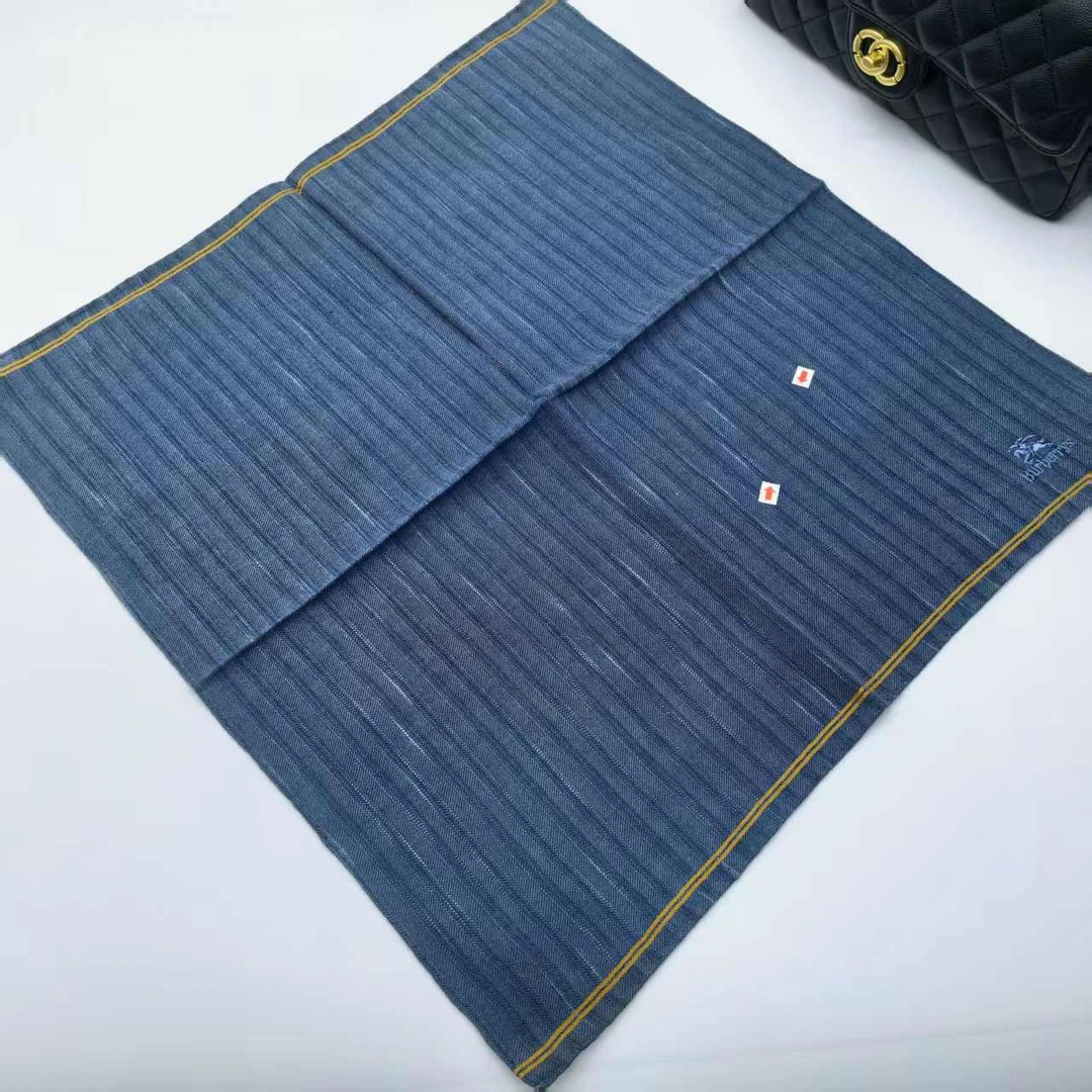 99新 BURBERRY/博柏利 海囤/巴宝莉/丝巾微瑕/yy07915