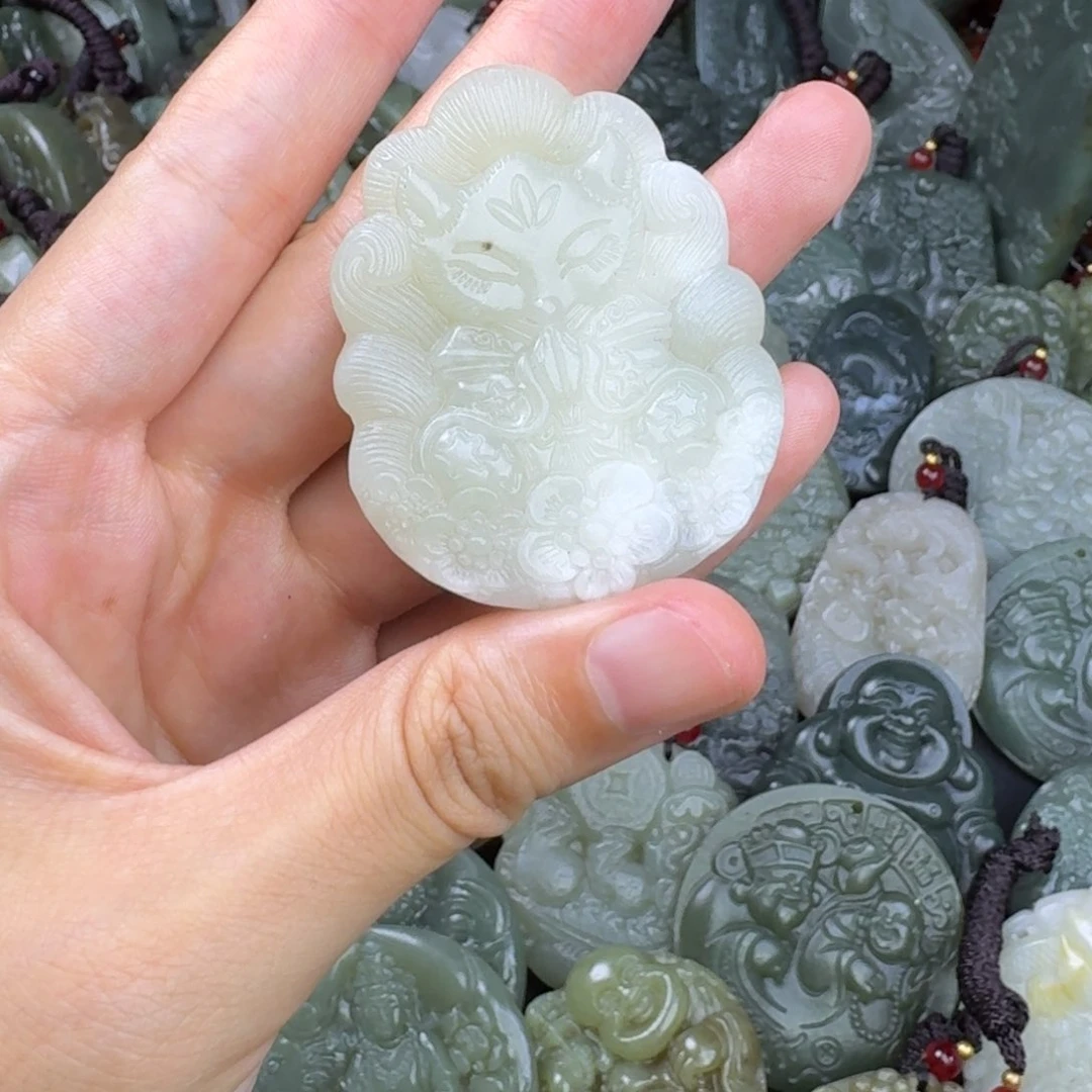 和田玉未镶嵌颈饰