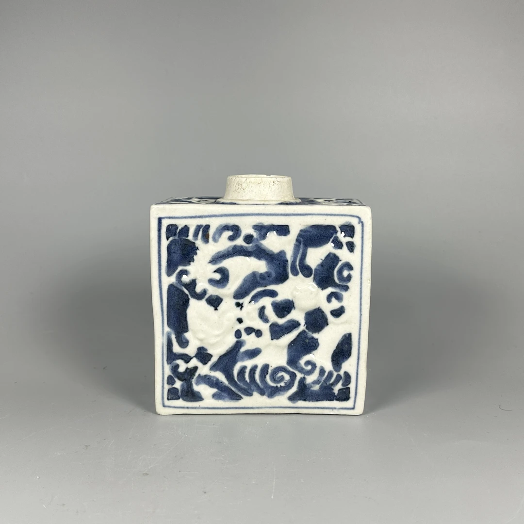 ［022021287］清代 蓝釉堆白四方壶