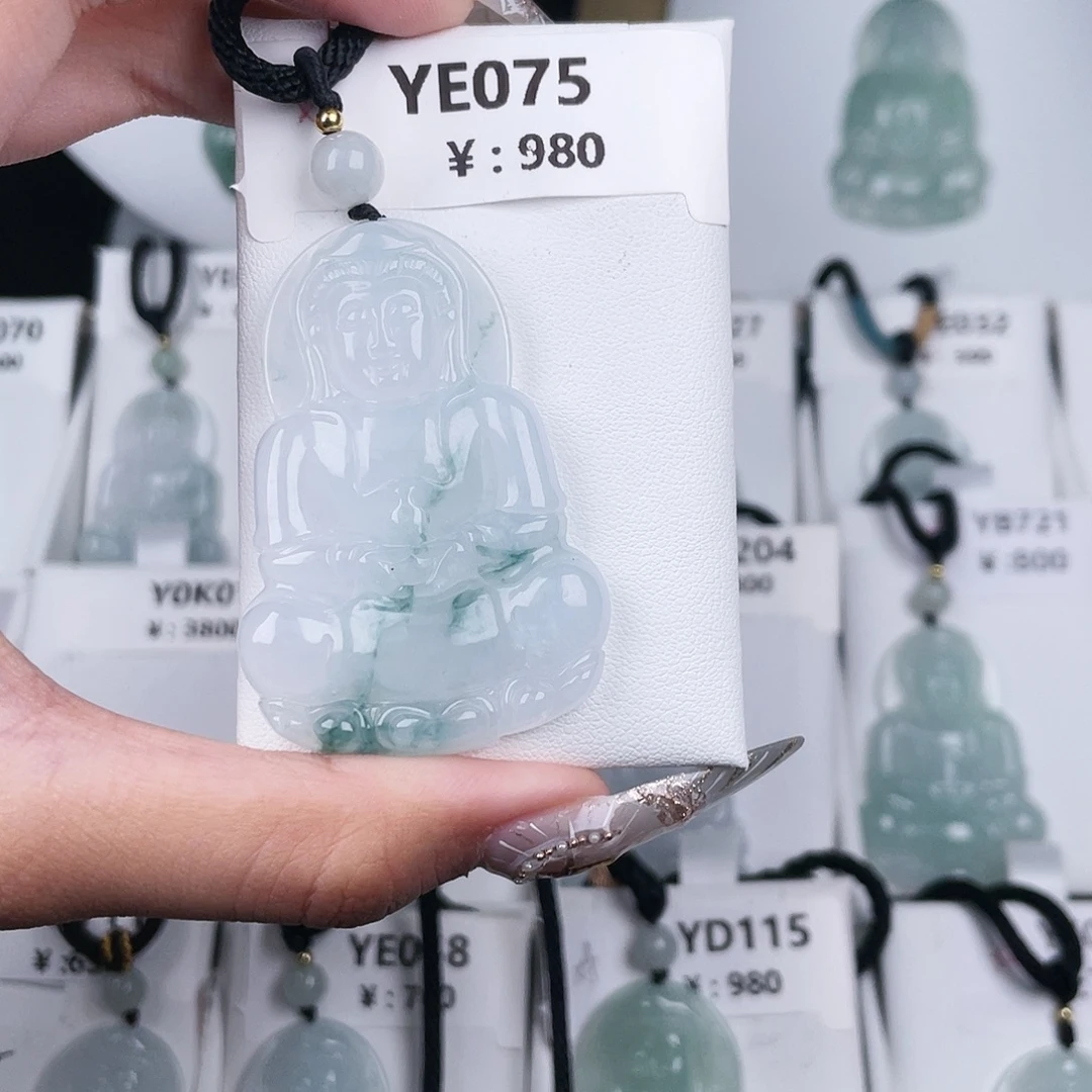 翡翠未镶嵌颈饰YE075