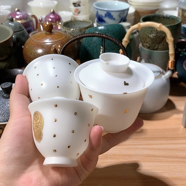 浮***兮陶瓷制品及陶瓷艺术品