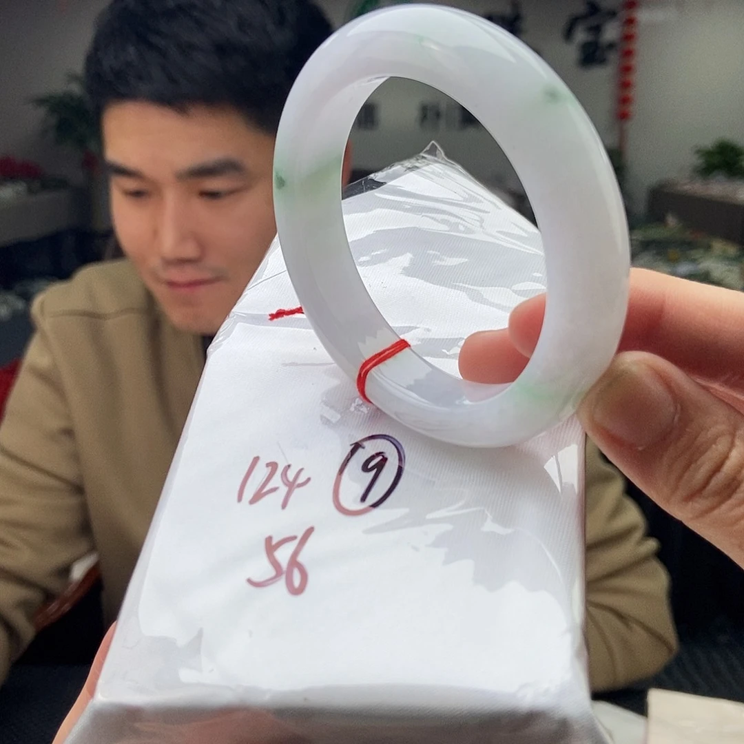 翡翠手镯未镶嵌颜色多样性发拍一发一