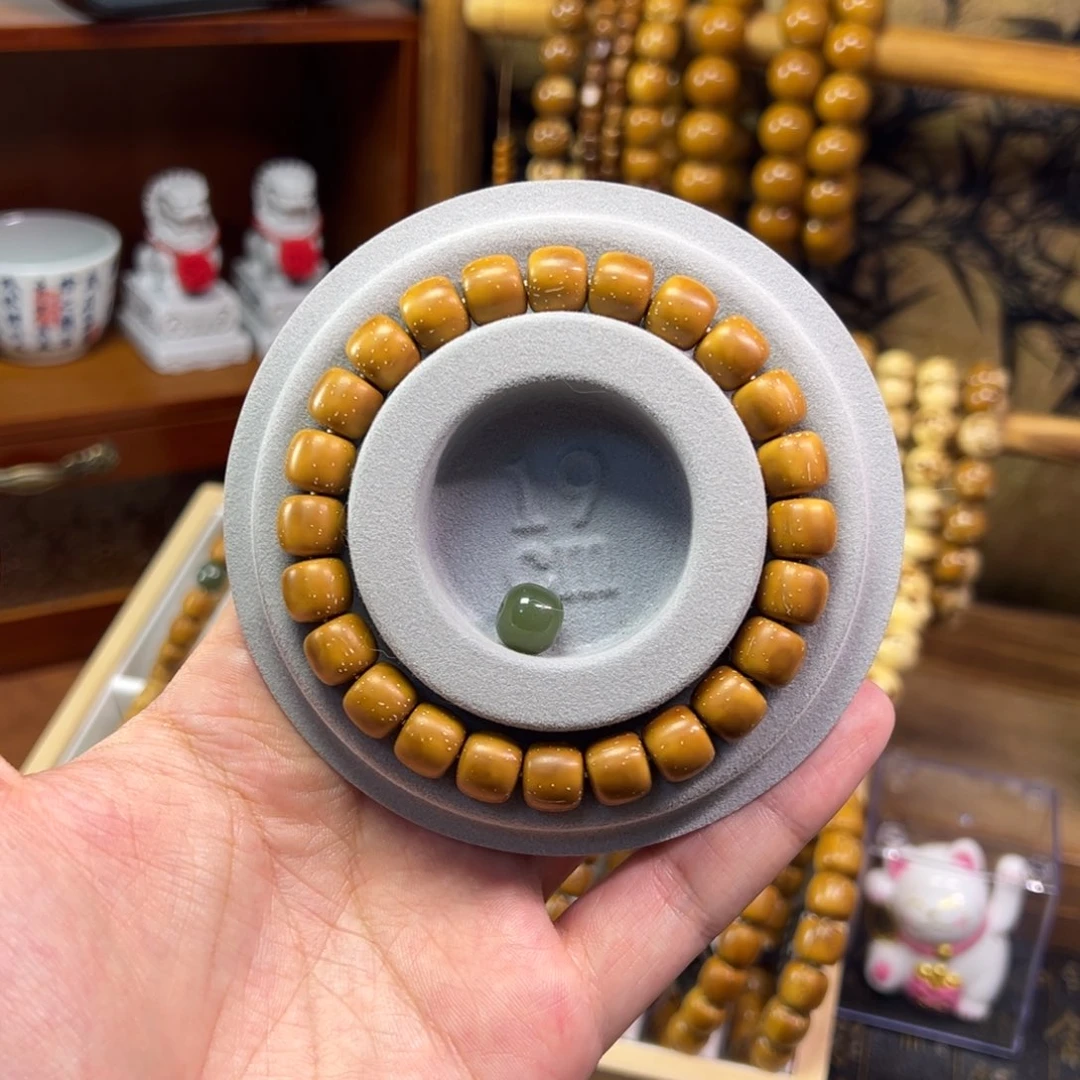 尺***涛无非金属紫金鼠10.2*9实心黄皮精品带小玉