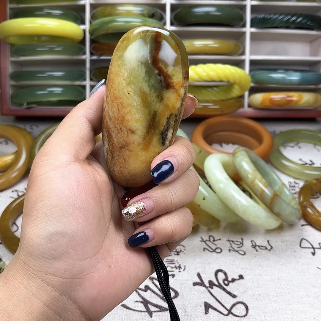 蛇纹石玉手镯未镶嵌米**?