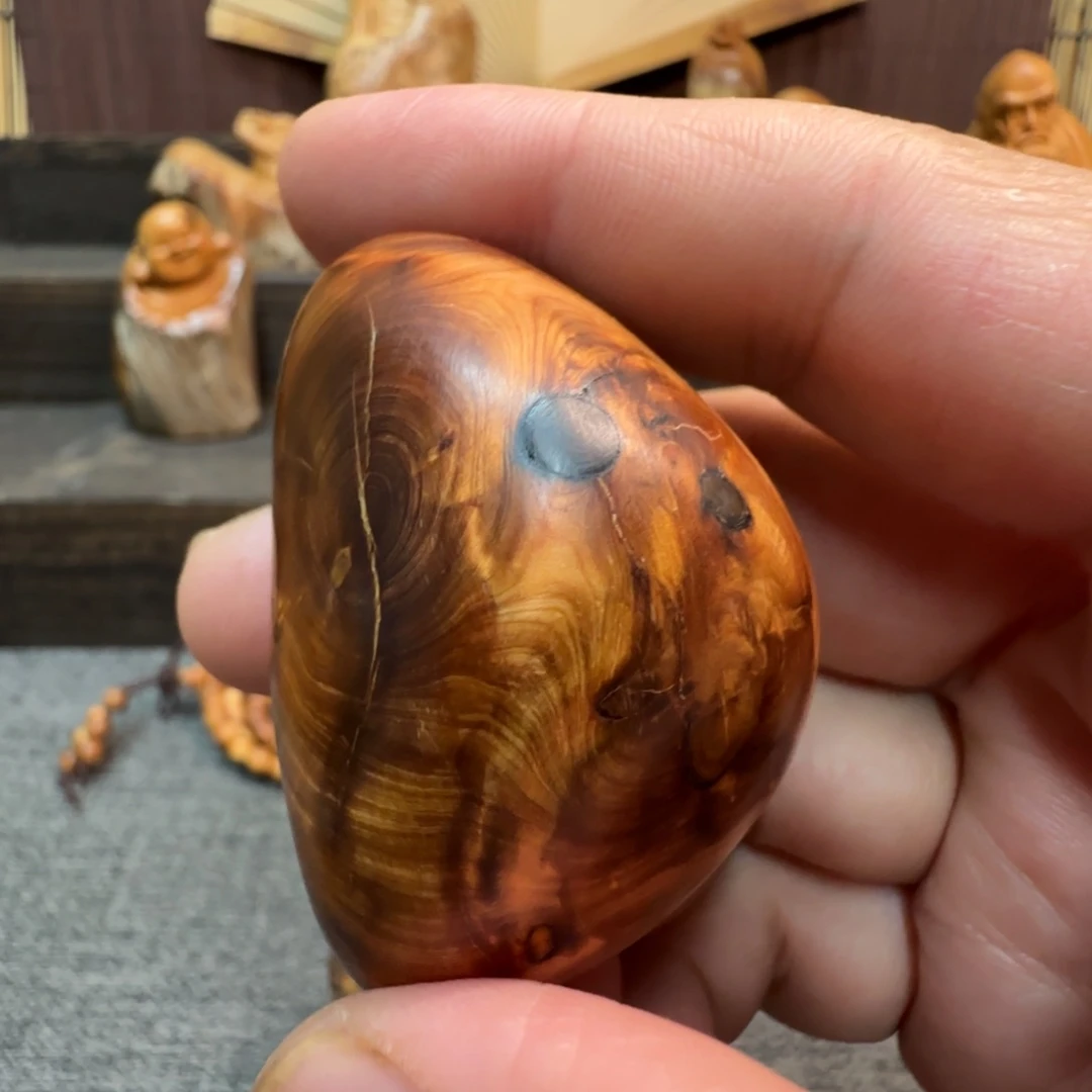 柏木（崖柏）切成小块备用即