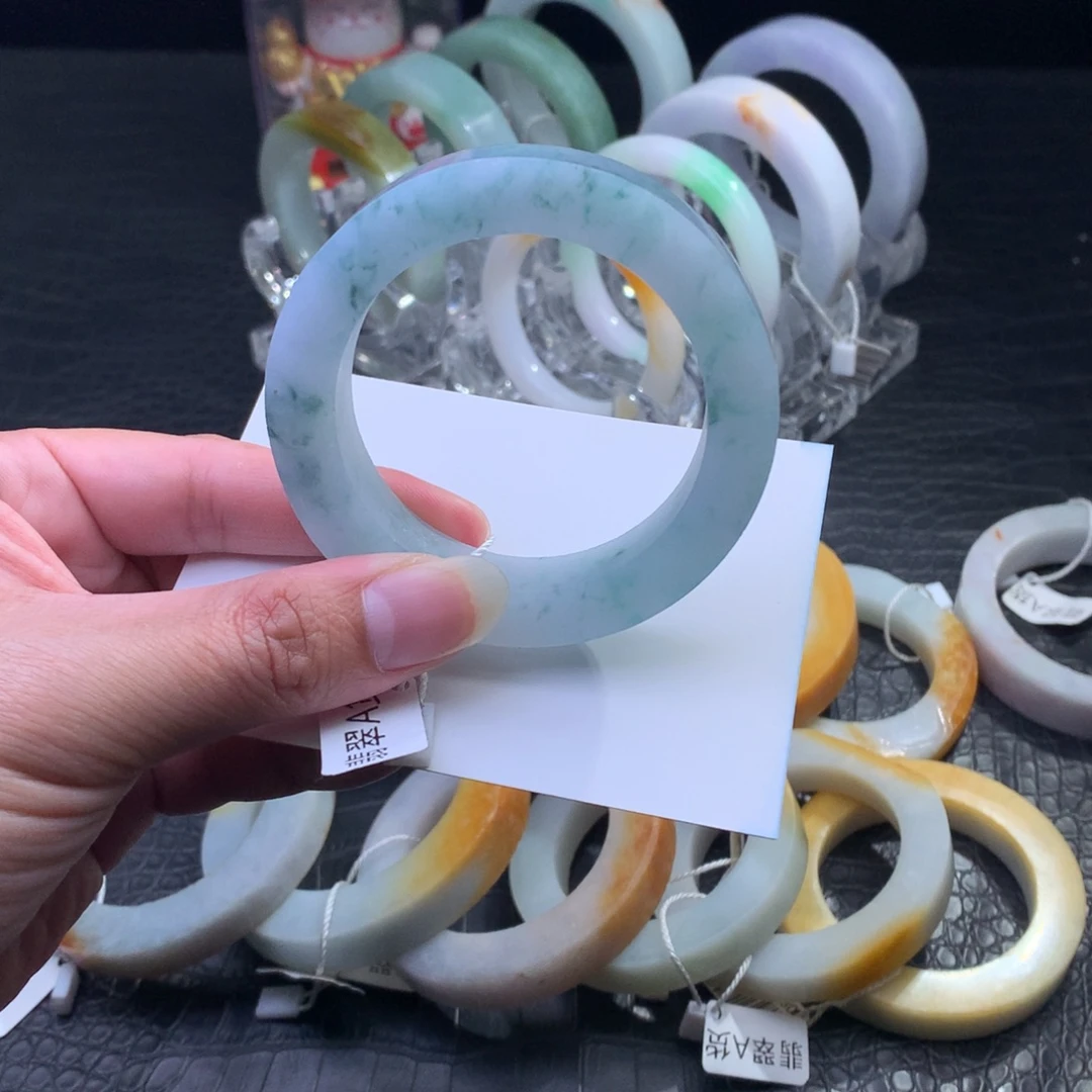 定制翡翠未镶嵌手镯