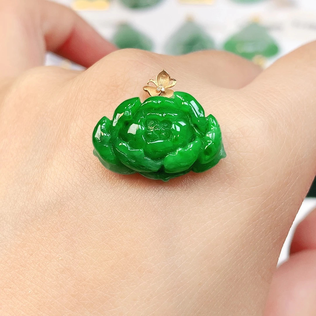 翡翠18K金镶嵌颈饰