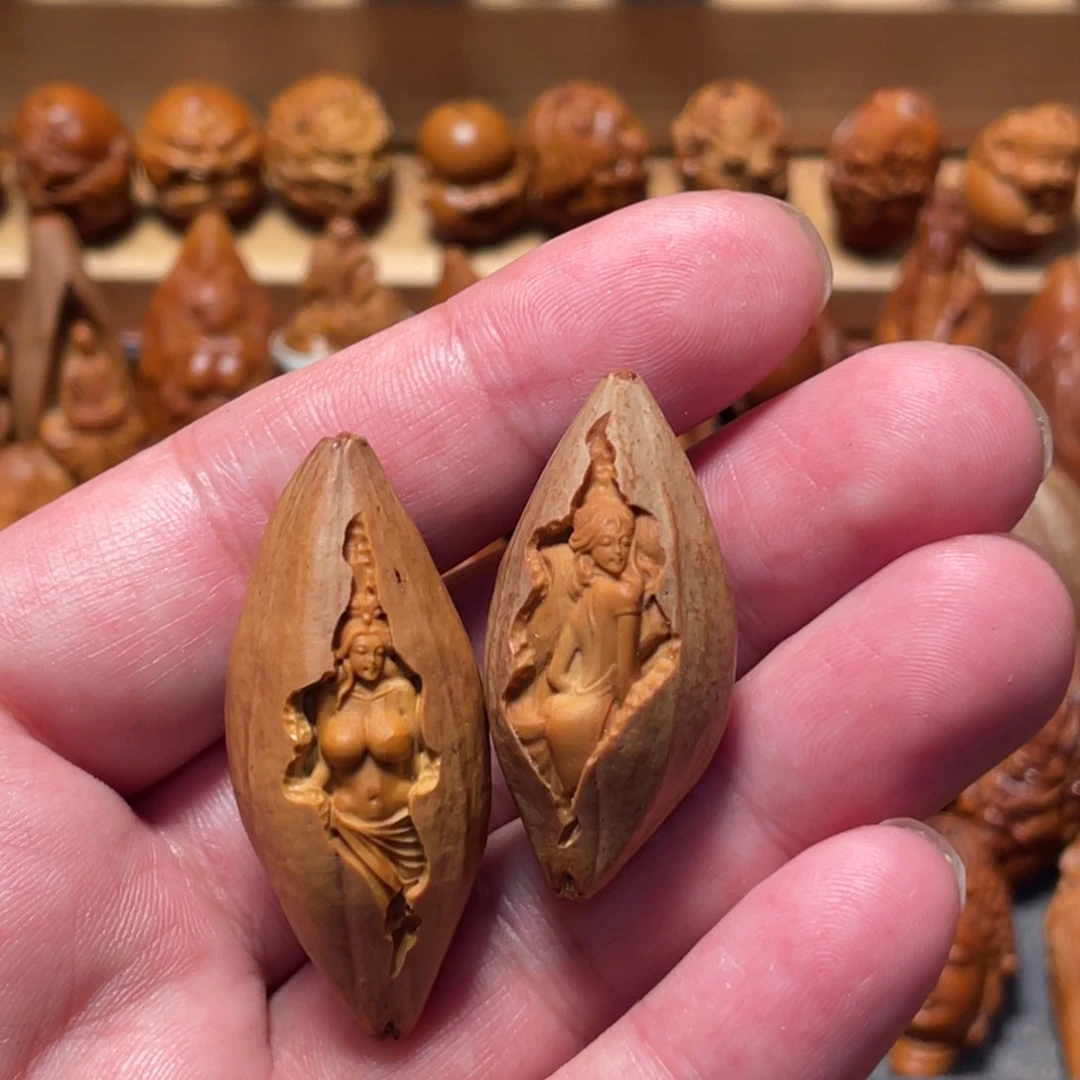 橄榄核手串/手链老****)包衣美女2个