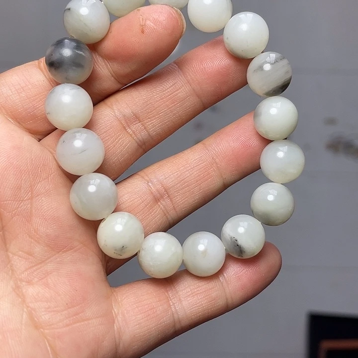 和田玉未镶嵌把件