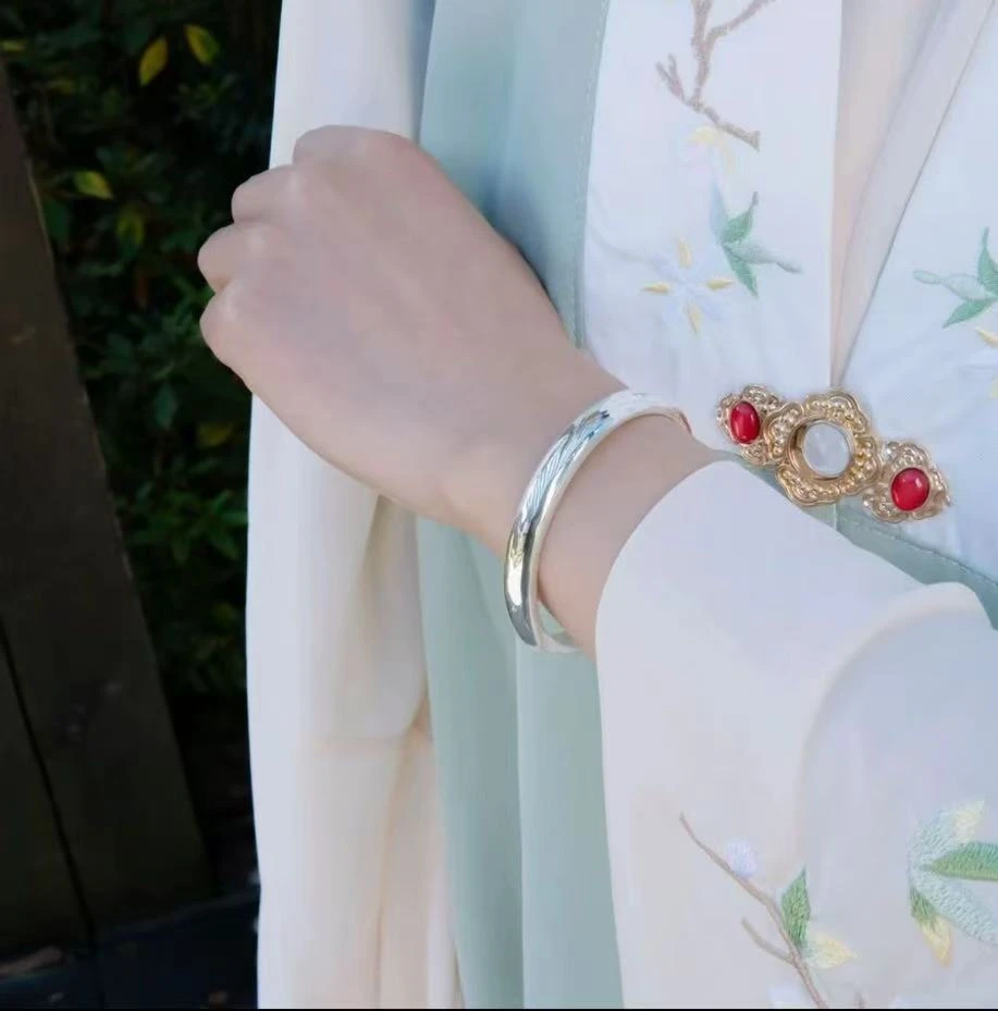 YZ123光面泥鳅手镯精品