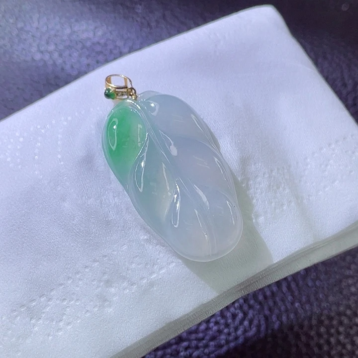 翡翠颈饰18K金镶嵌翡翠