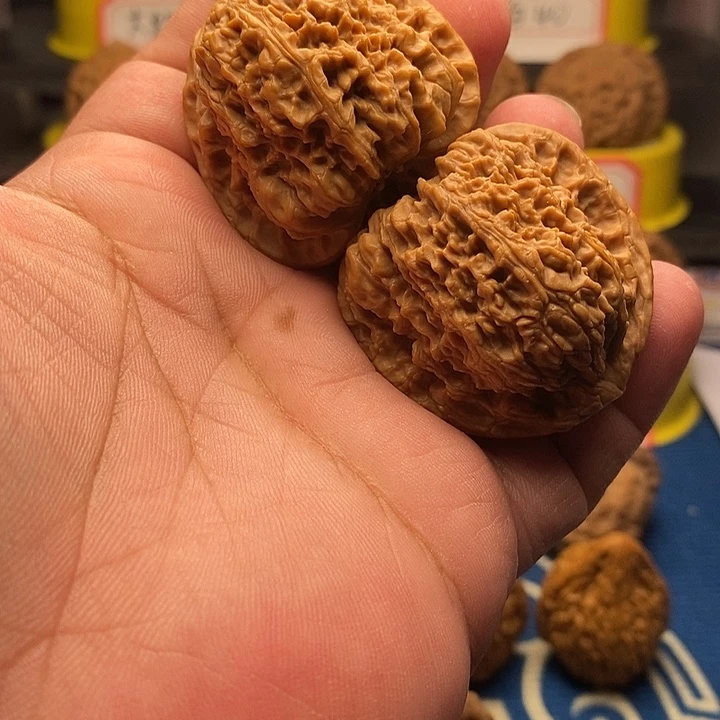 熊***源文玩核桃吊坠涿鹿南疆石