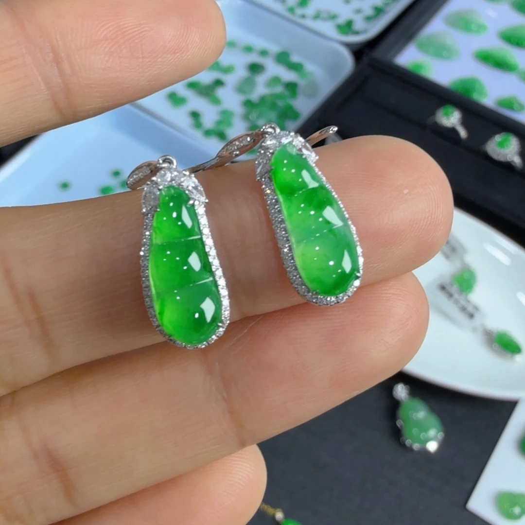 翡翠颈饰18K金镶嵌福豆