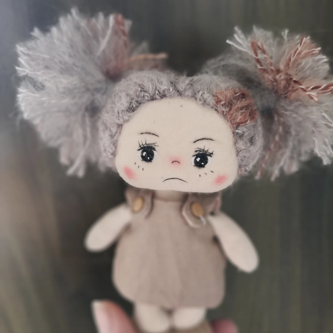 掌心娃娃，10厘米左右