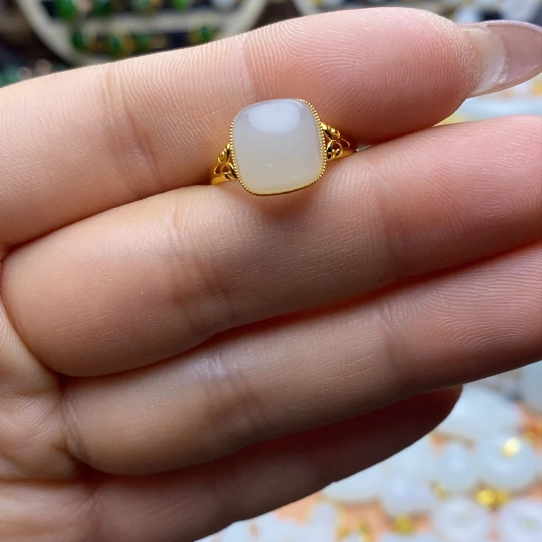 和田玉戒指18K金镶嵌