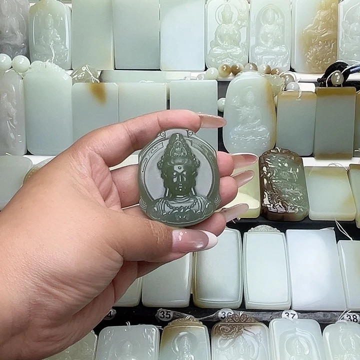 颈饰未镶嵌和田玉