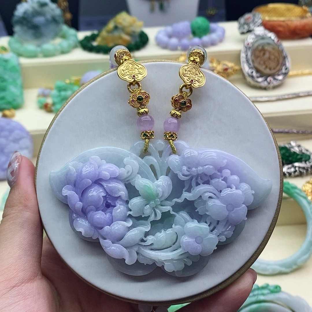 翡翠未镶嵌吊坠(赠链)