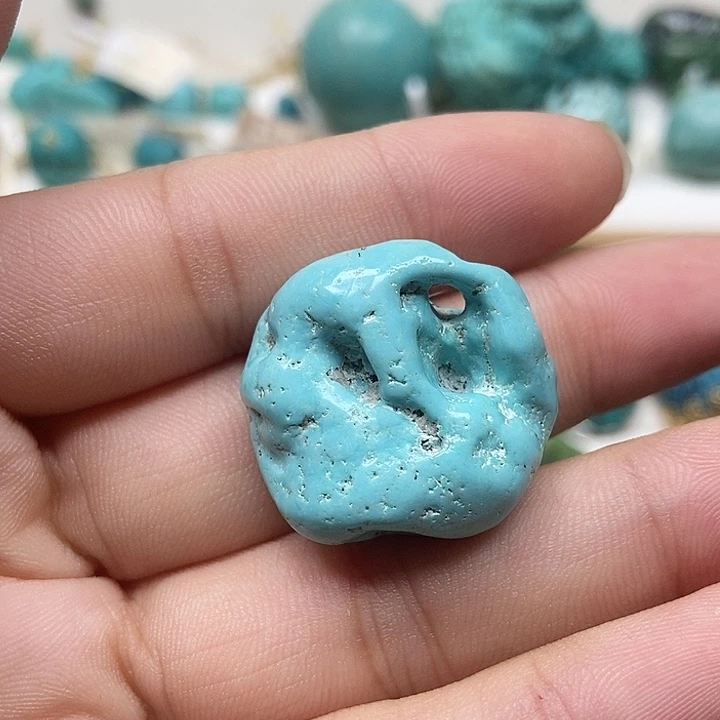 未镶嵌绿松石颈饰