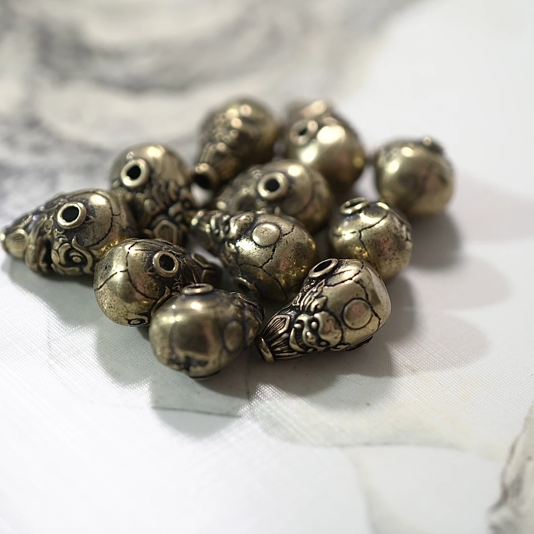 铜合金吊坠 时尚饰品，gg饰品，)多样性发货发其一)拍一发一个