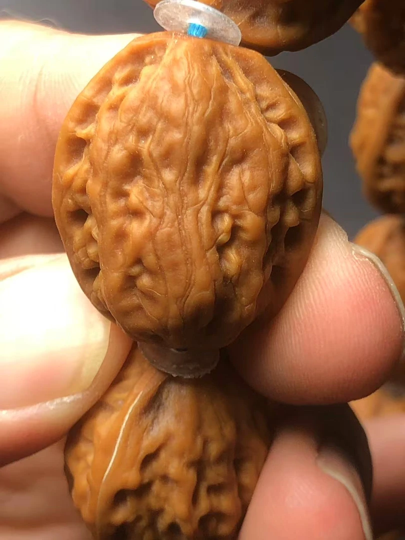 秋子核桃比拇指大十几款随机发货保证能盘出来其他问题不保证