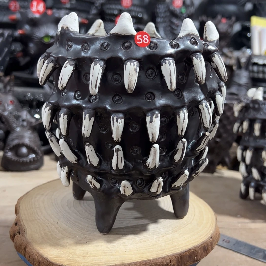 58号，手捏有手工制作痕迹，内口11内高11外高16