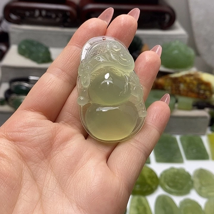 未镶嵌蛇纹石玉挂件