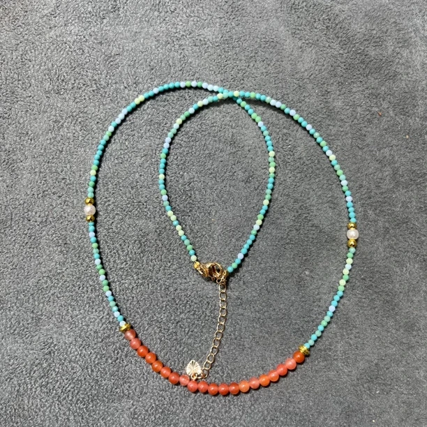 南红项链一条-4018