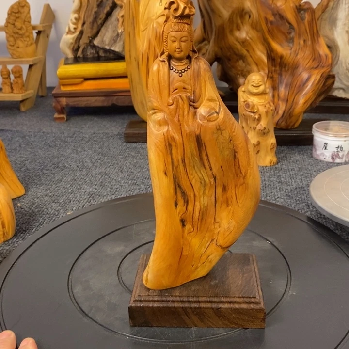 柏木（崖柏）观音摆件根雕