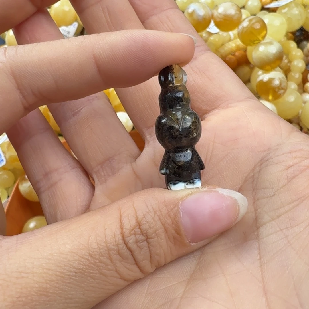 琥珀未镶嵌珠宝奇石