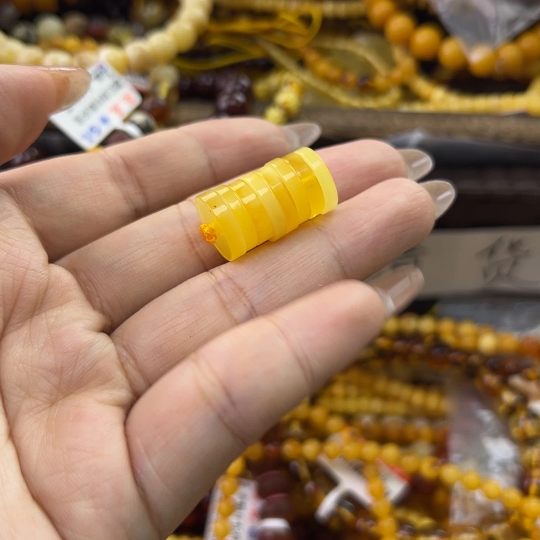 琥珀珠宝奇石未镶嵌