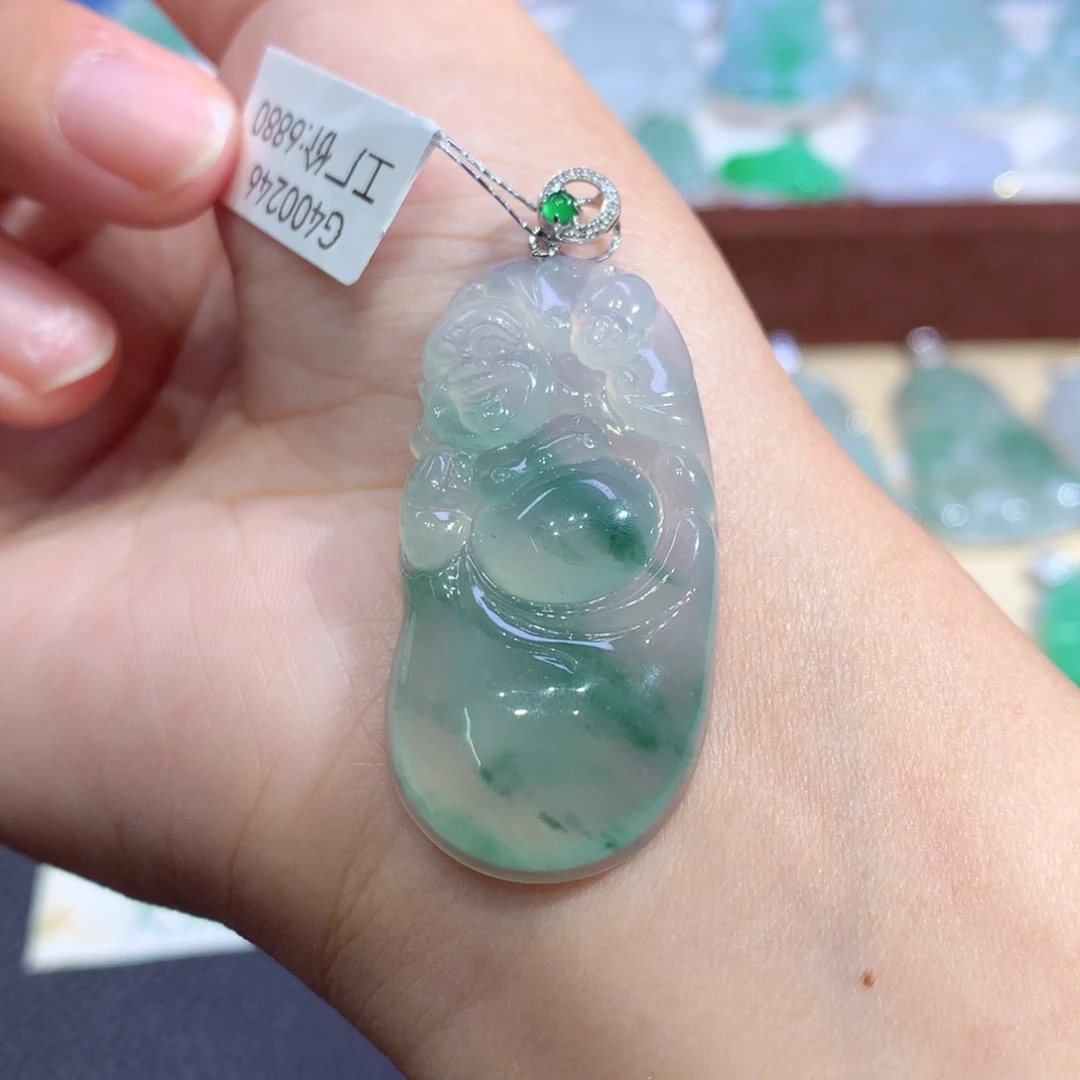 颈饰18K金镶嵌翡翠翡翠