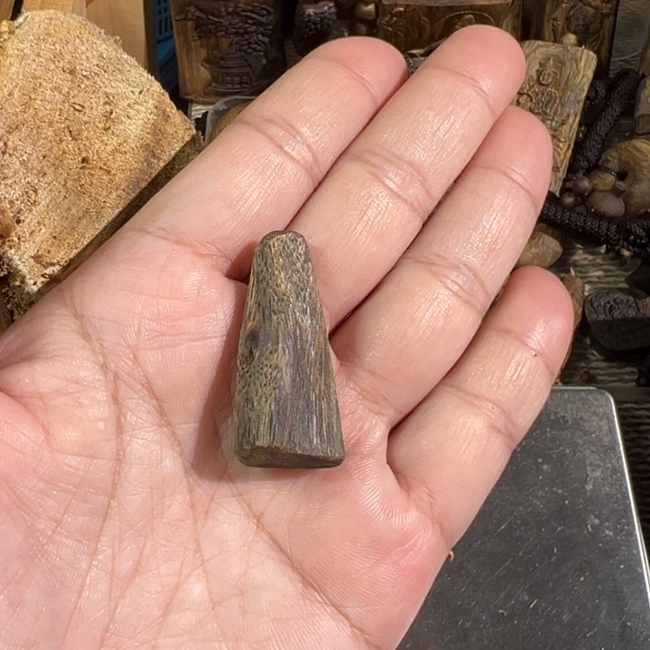 沉香碎屑沉香绿棋楠沉香牌3.2克