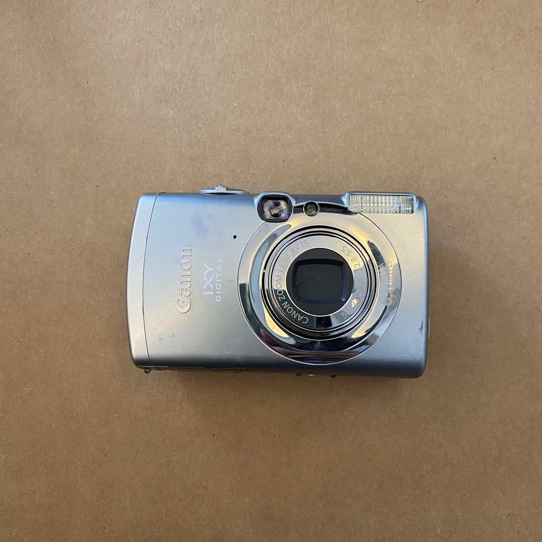 9新 Canon/佳能 佳能ixus800 复古冷白 600万像素