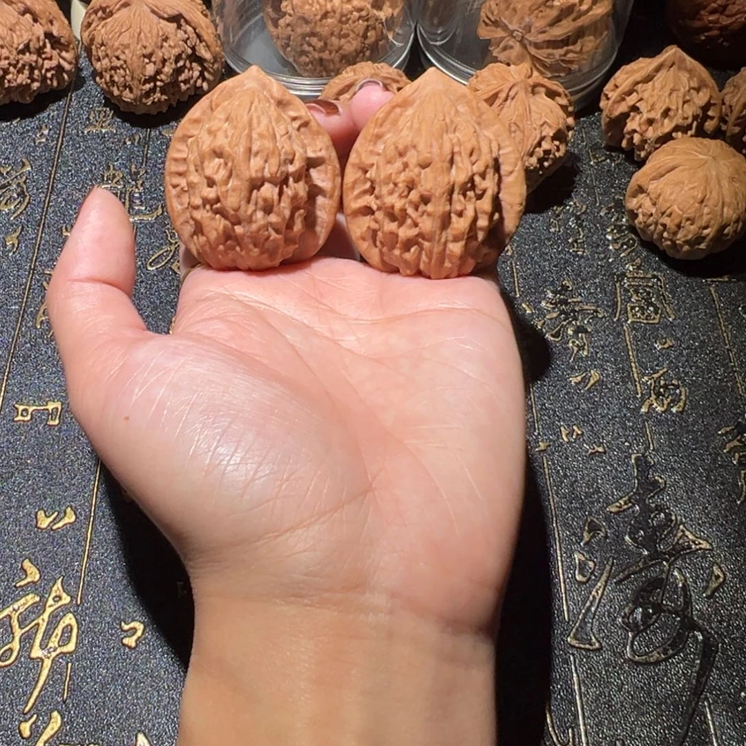 C***a吊坠文玩核桃大红袍40手把件399